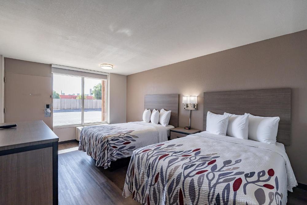Deluxe Room with Two Double Beds Smoke Free interior